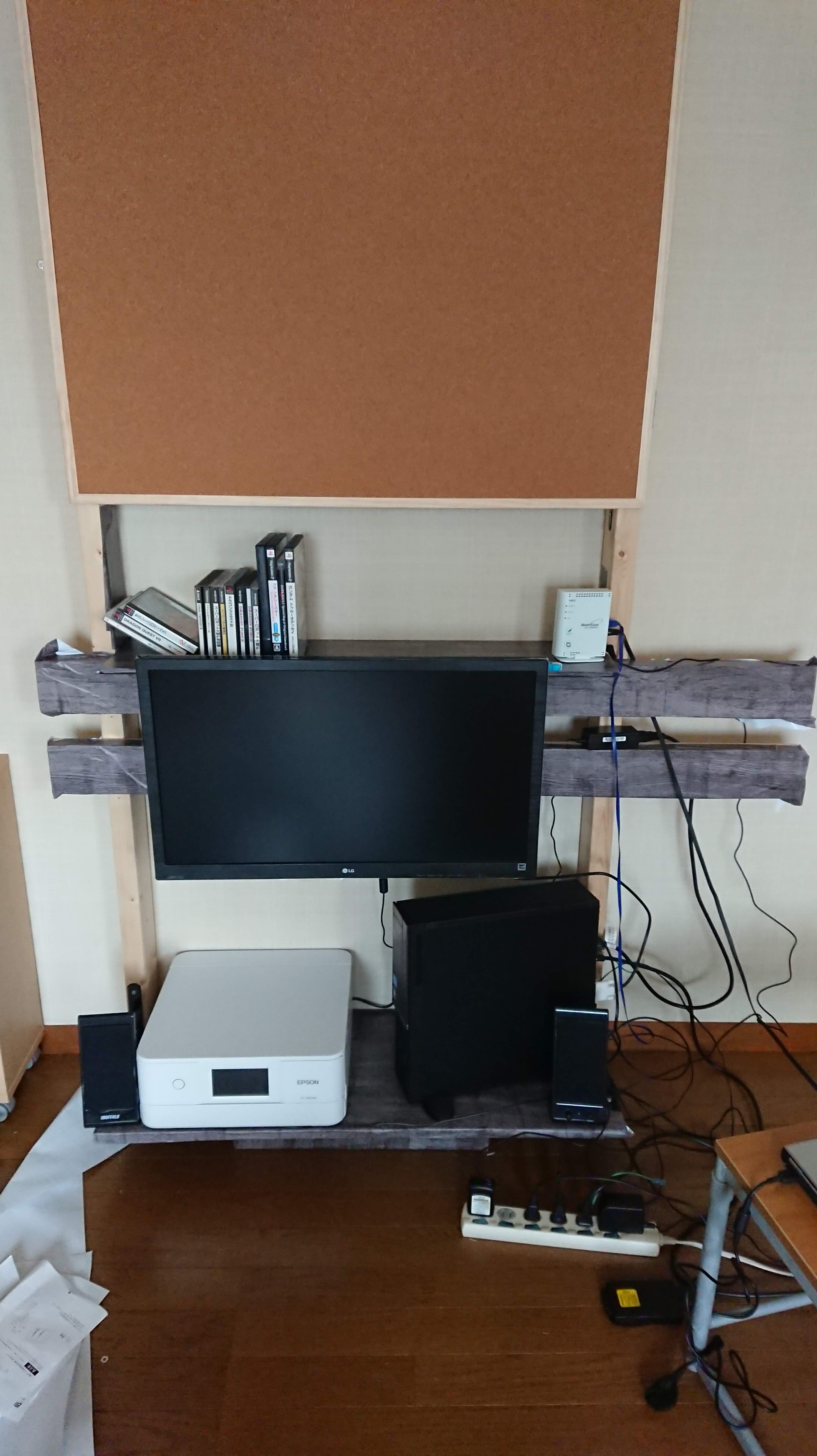 Diyは大変です 壁掛けモニター設置しました 気付いたらオジサン